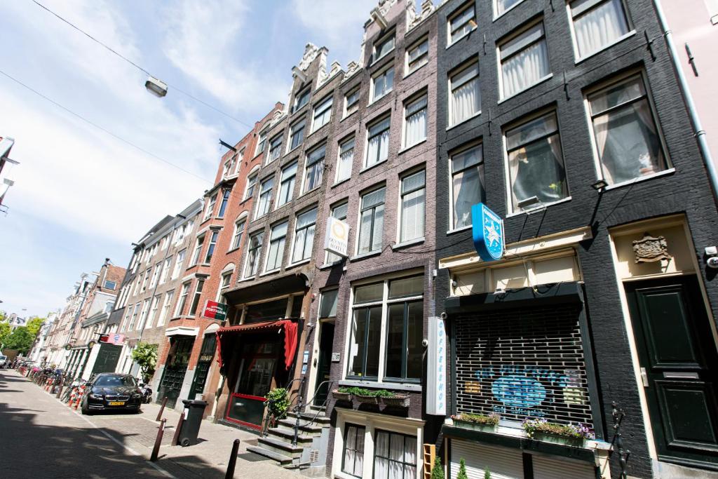 Exterior view, Quentin Golden Bear Hotel in Amsterdam
