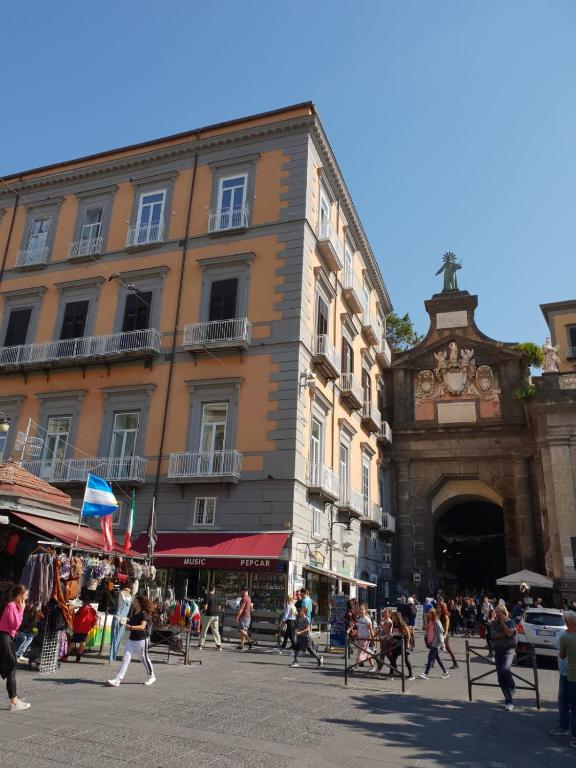 Piazza Dante 22 Apartment — Hotel in Naples