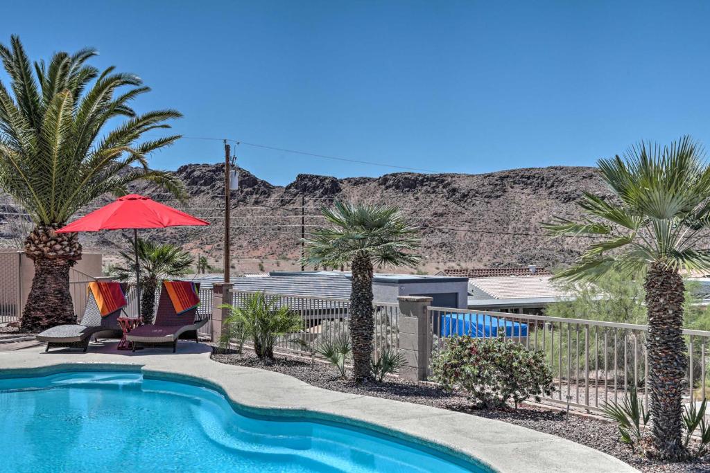 Heated Pool, Spa and Mtn Views Lake Havasu Home!, Lake Havasu City