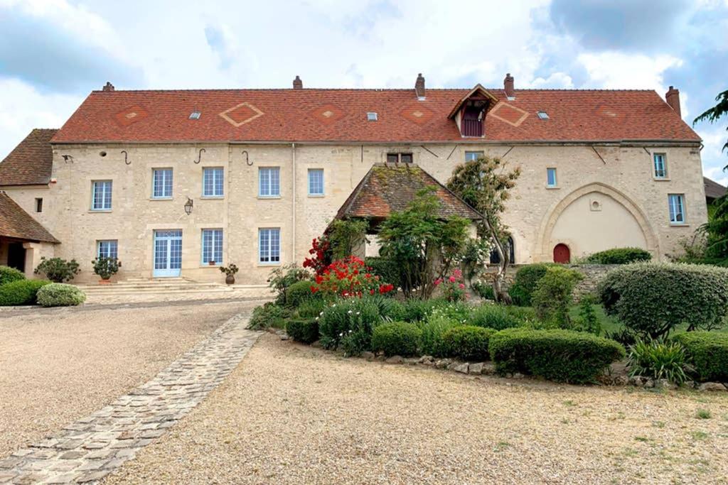 Beautiful country house located 50min from Paris Eiffel Tour - Demeure d'exception a 50min de Paris 전경