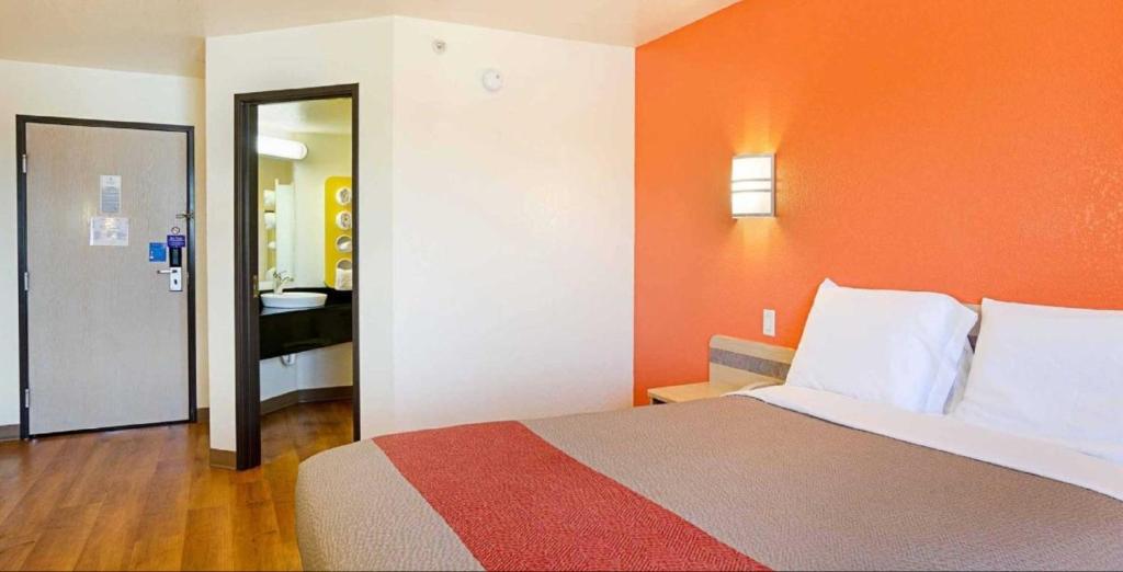Motel 6-Fort Lupton, CO photo