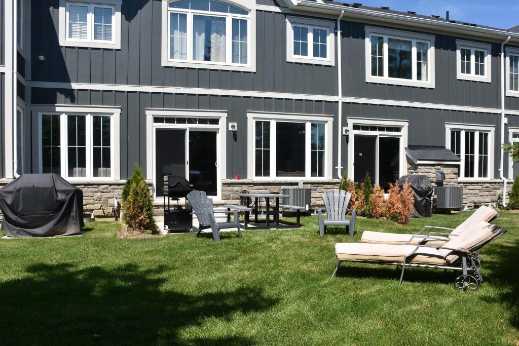 New Blue Mountain Village Snowbridge Executive Townhome Sleeps 10 with Outdoor Pool and Shuttle photo
