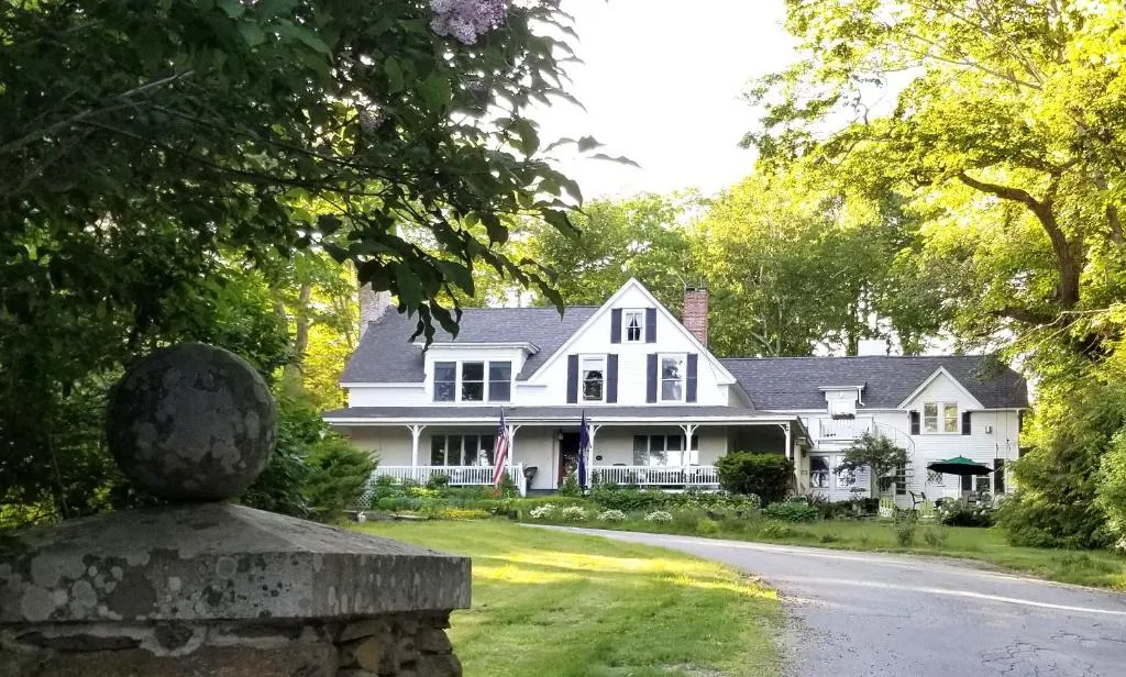 Timbercliffe Cottage Inn, hotel in Camden