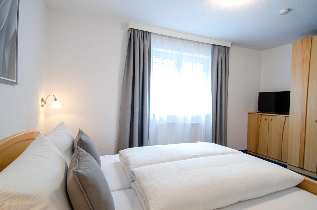 Shared lounge/TV area