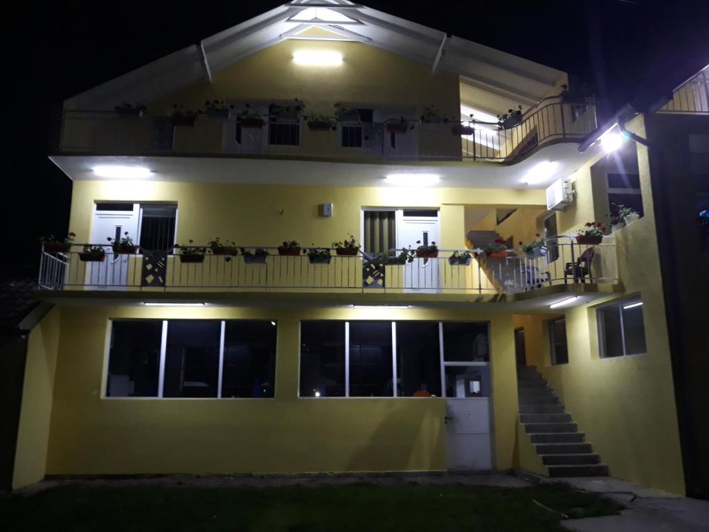 APARTMANI PLAVI — Hotel in Jagodina