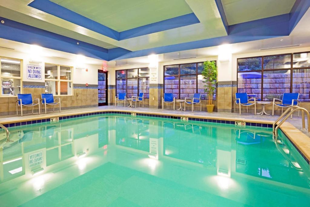 Holiday Inn Express Hotel & Suites Knoxville-Farragut