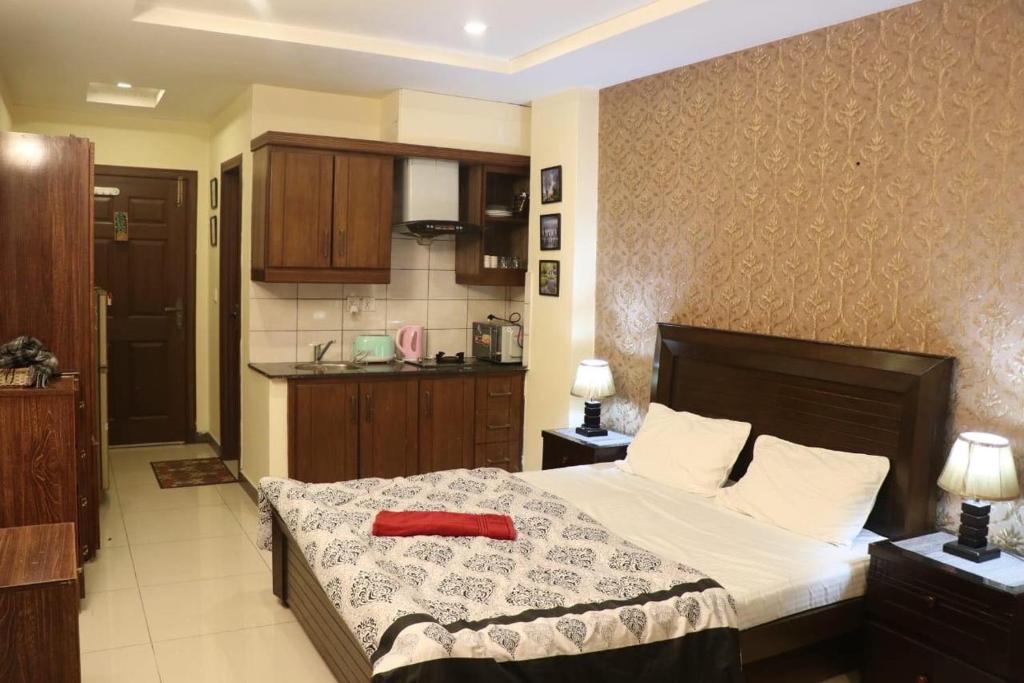 Cozy Studio Apartment In Bahria town photo
