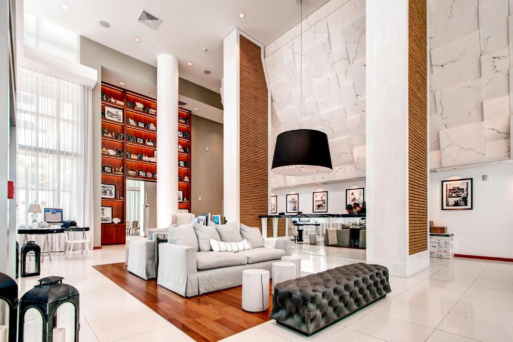 Bluebird Suites Monte Carlo Miami Beach photo