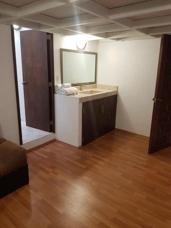 Hotel Meson Mariano Matamoros photo