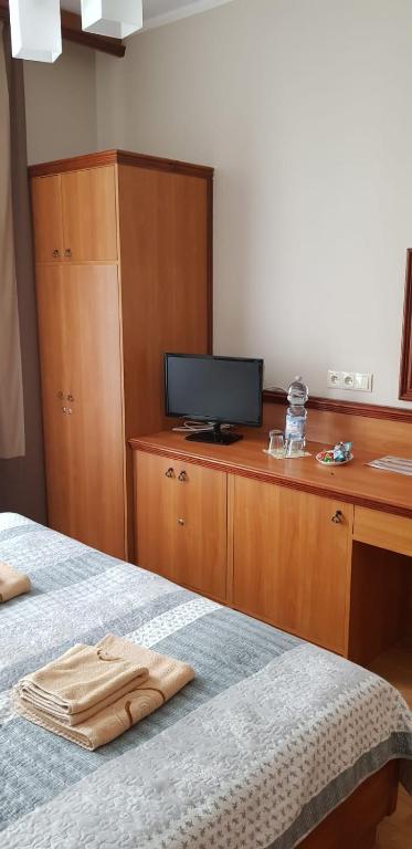 Hotel City photo