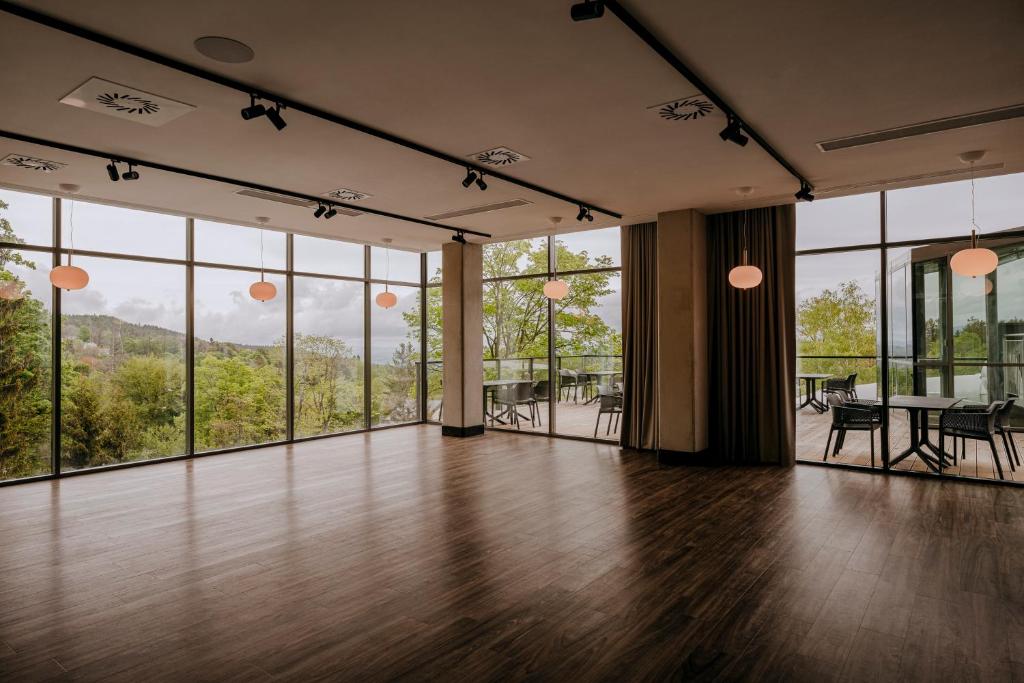 Sala de reuniões / Salões de baile