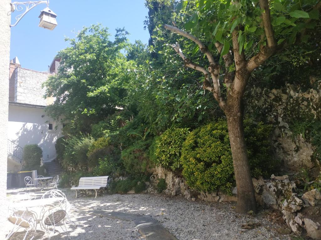 Joli studio calme parking proche thermes et centre - 2