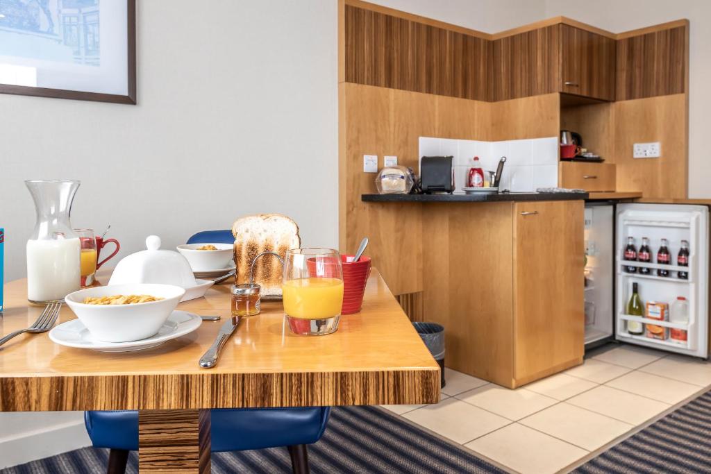 Ramada Hotel and Suites by Wyndham Coventry photo 6