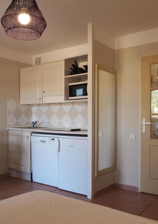 APT. LA CORNICHE 810 - LES ISSAMBRES F - - 5