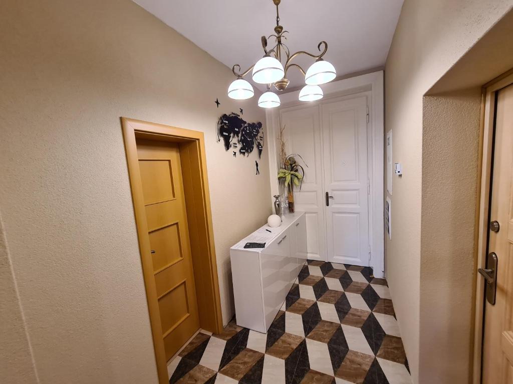 CORNER HOUSE photo