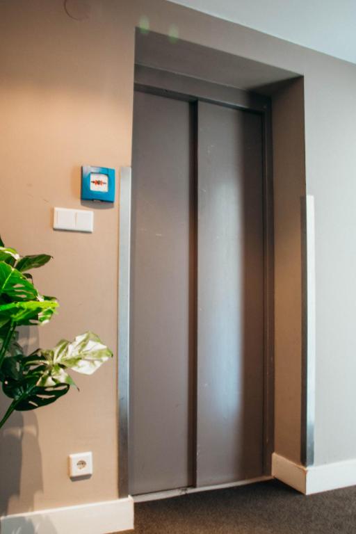 フロント・ロビー