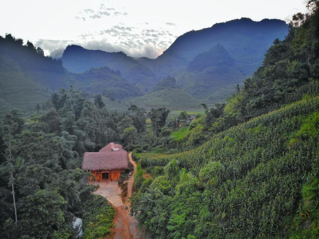 Exterior view, Cho Family in Bac Ha (Lao Cai)