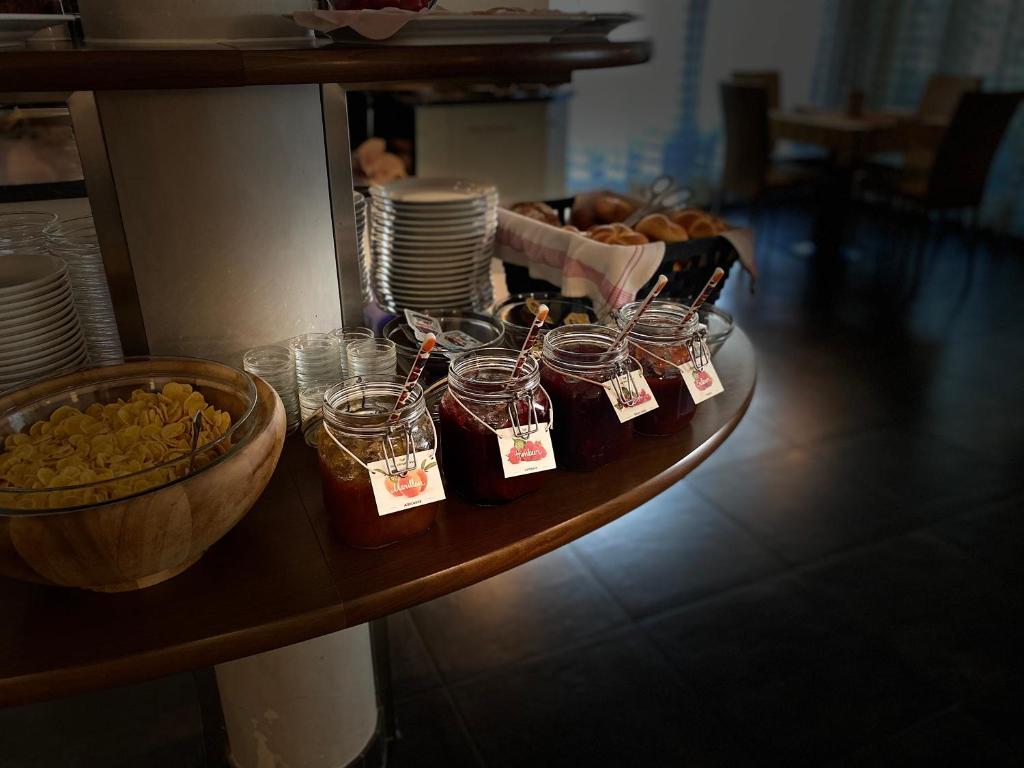 Garni - Hotel Am Burghuegel - 5