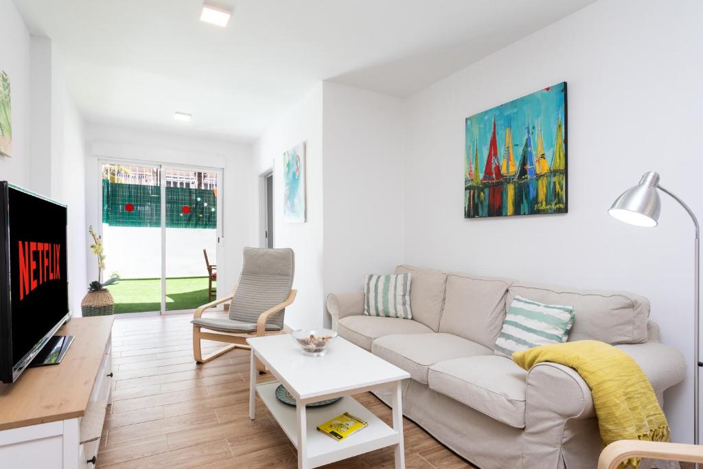 Home2Book Family Apartment with Pool Las Américas - 3