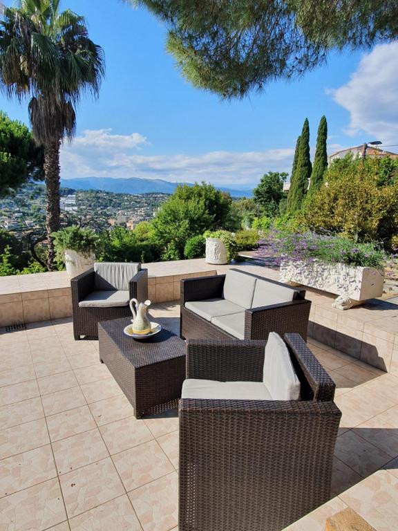 Haus mit Garten über der Bucht von Cannes - 3