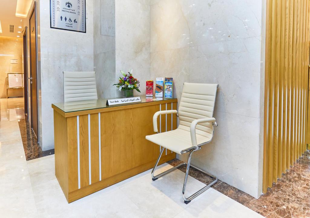 フロント・ロビー