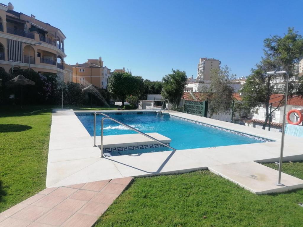 Apartamento en la playa con piscina - 1