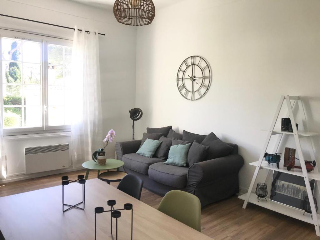 Grand F2 quartier Les Plaines, Boulouris proche mer et port Santa-Lucia - 1