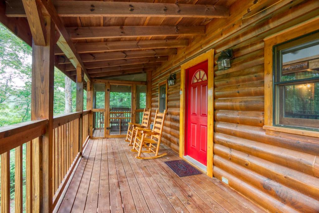 Afternoon Delight 1 Bedroom Cabin Rental between Gatlinburg and Pigeon Forge Great Couple getaway 전경