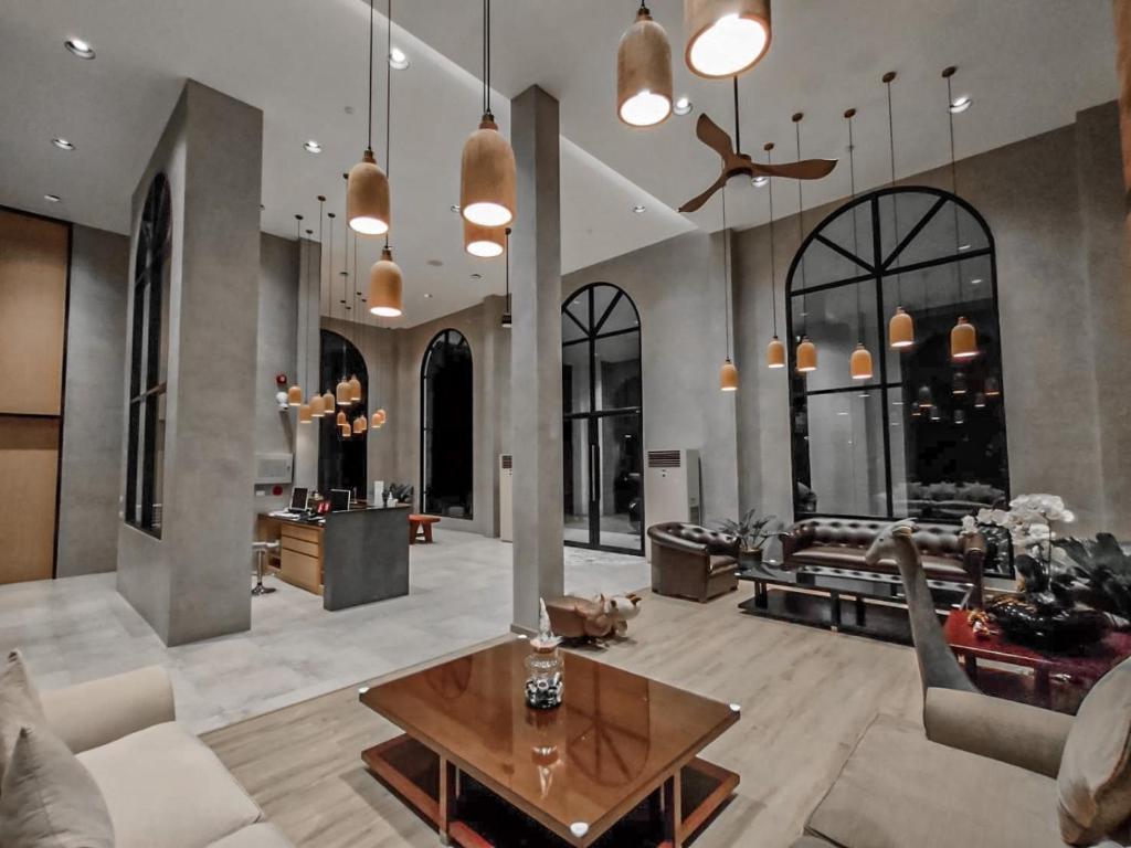 ル ラート ホテル ラーチャブリー (Le Lert Hotel Ratchaburi) フロント・ロビー