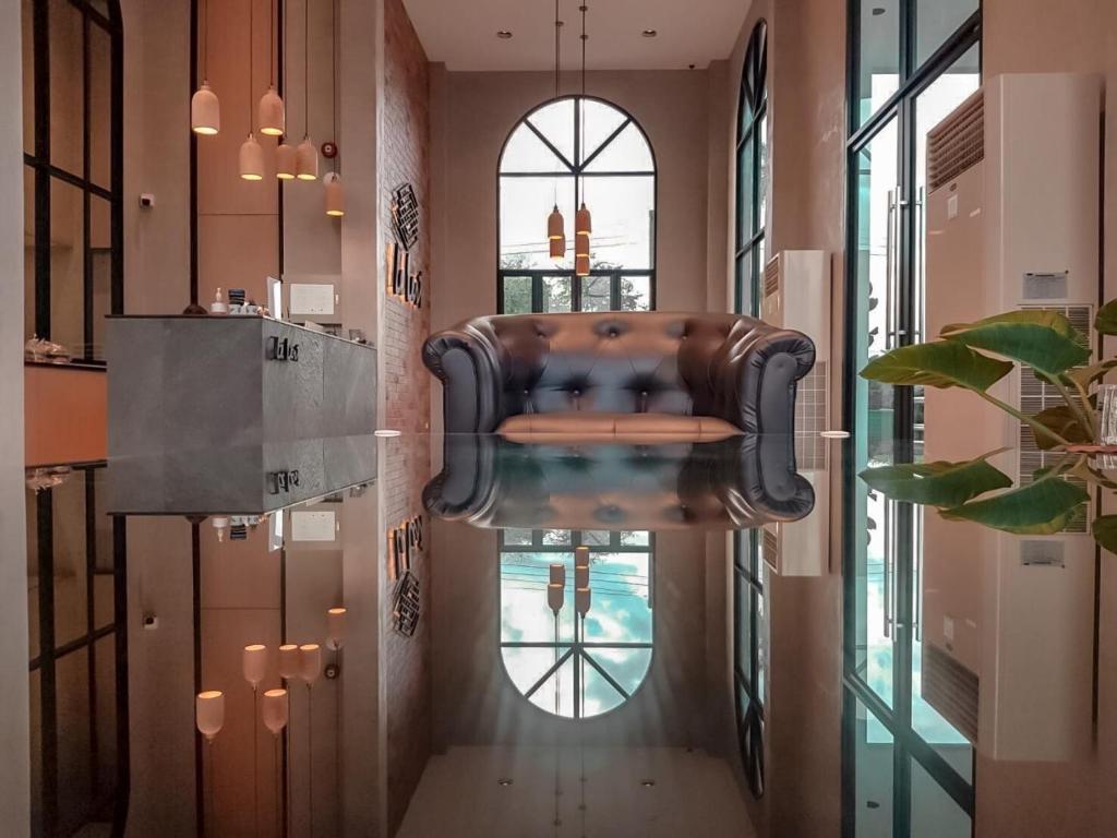 フロント・ロビー