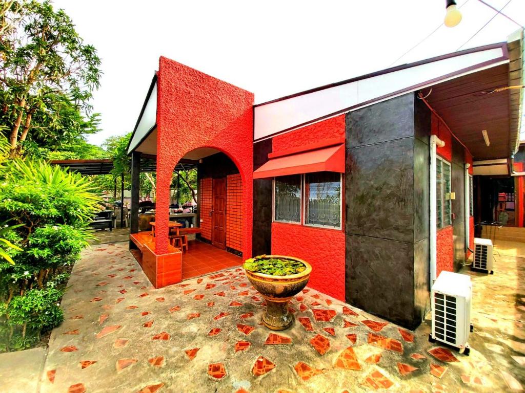 Wilailak Bungalows @ Koh Si Chang photo