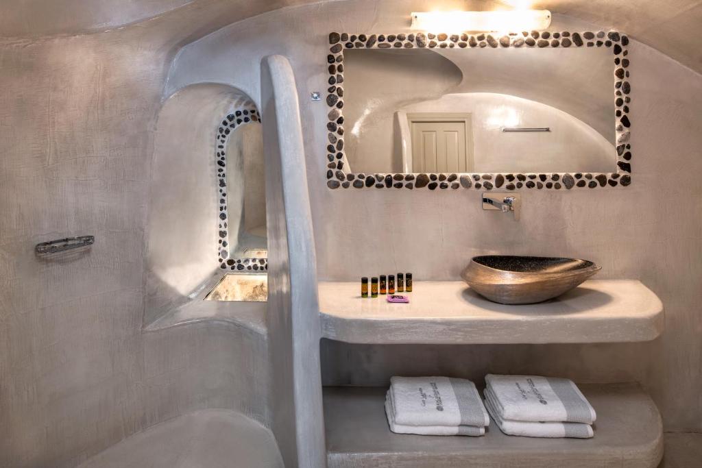 Kaleidoscope Oia Suites photo