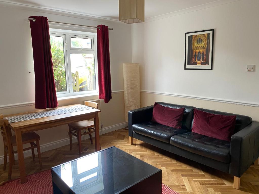 Byways Serviced Apartments — Hotel in Salisbury
