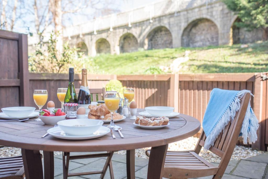 12 Pear Tree House, York