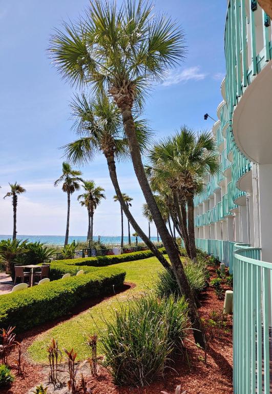Exterior view, Casa Loma Panama City Beach - Beachfront in Panama City (FL)