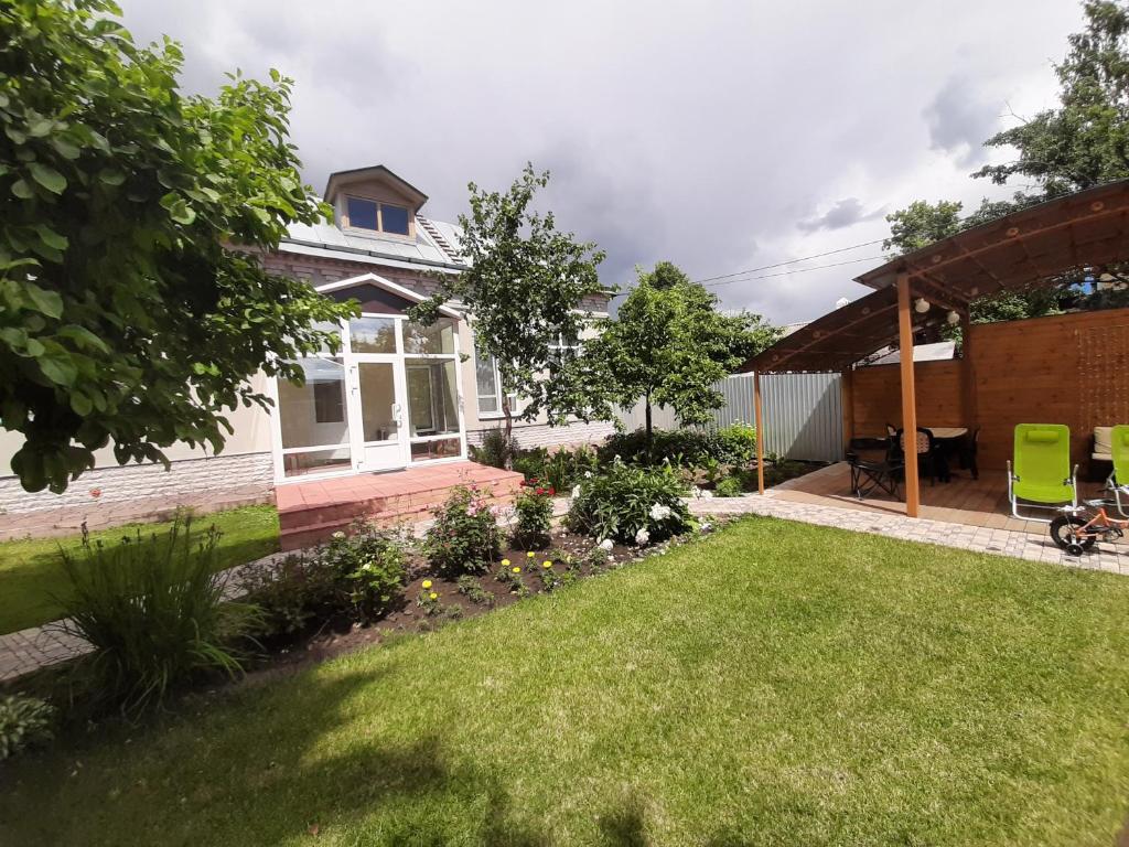 Guesthouse on Kyzyl-armeyskaya photo