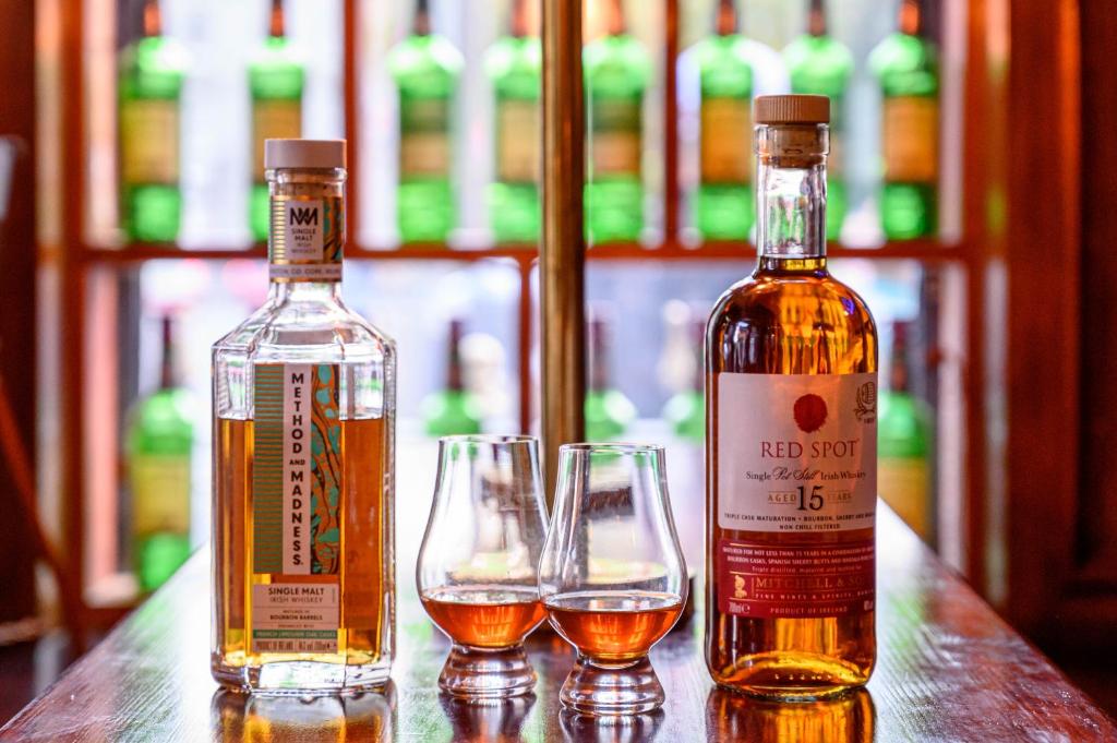 Thirteen On The Green - Eyre Square