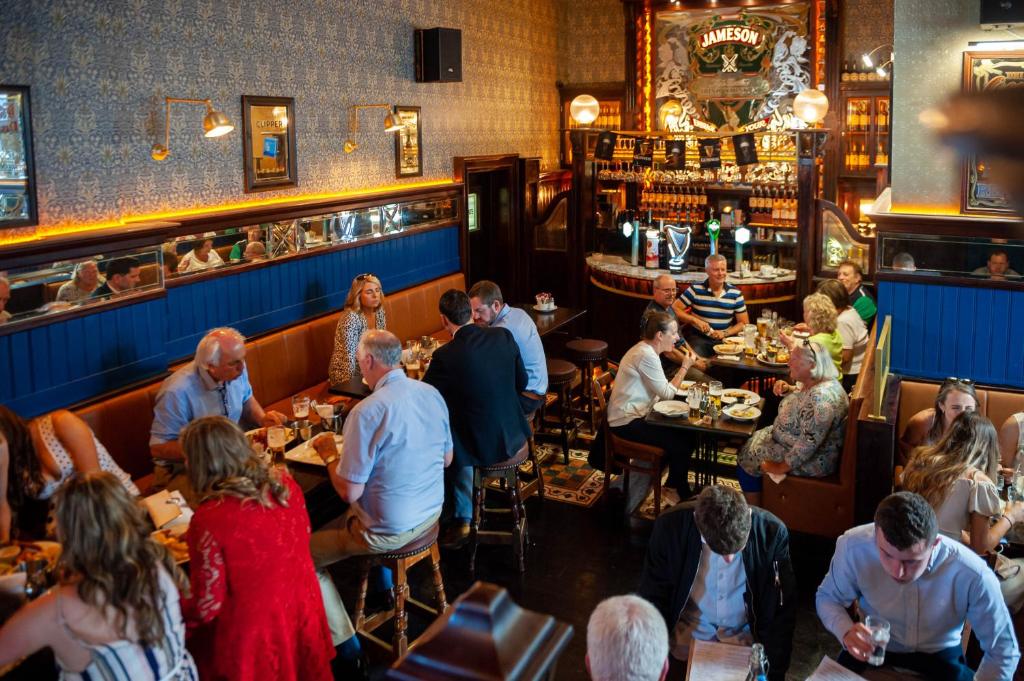 Thirteen On The Green - Eyre Square