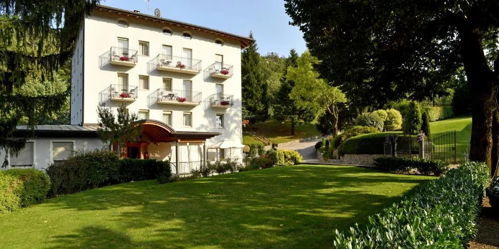 Hotel Lilla', hotel in Terlago