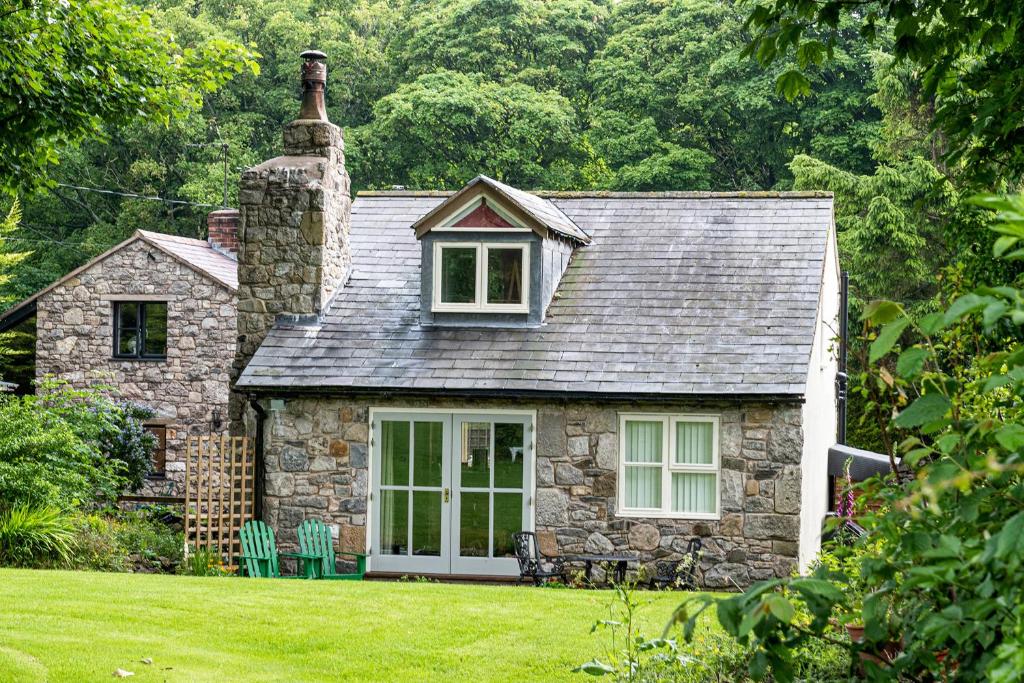 Finest Retreats - The Cottage - Luxury 1 Bed Cottage, Rhydymwyn