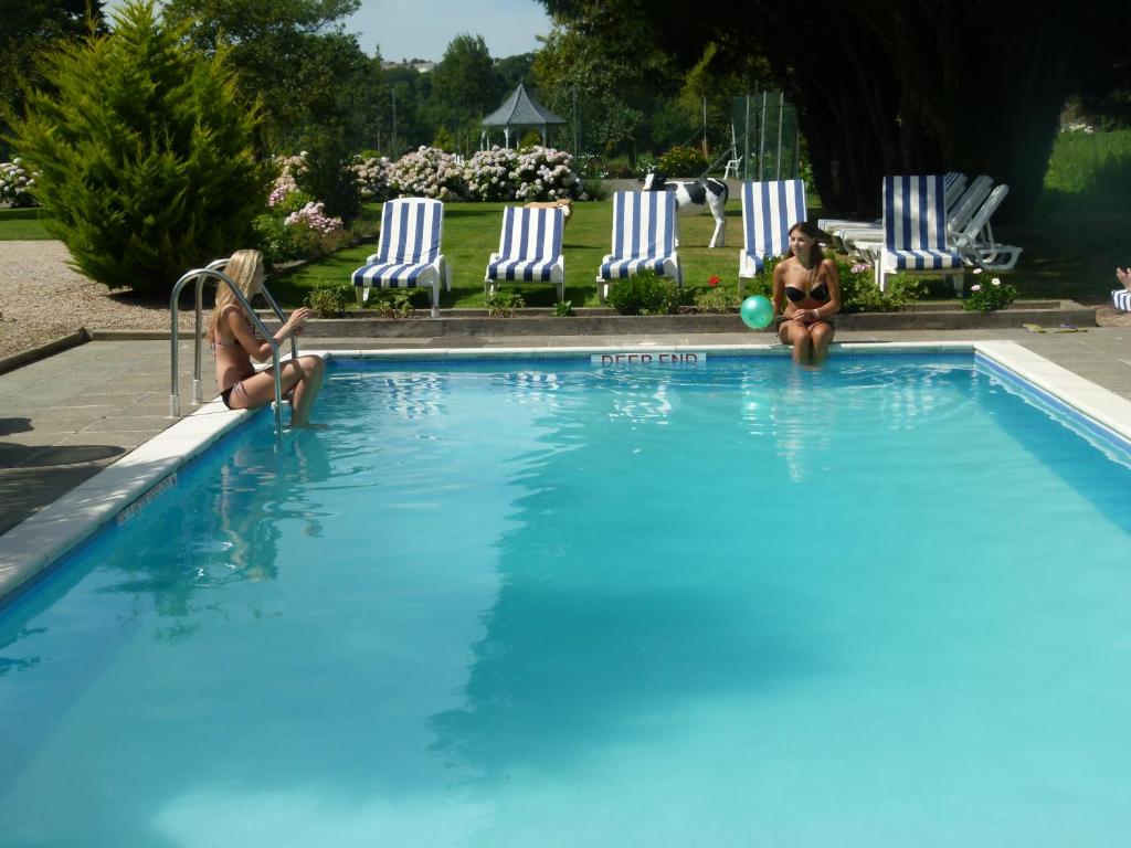 Beachcombers Hotel photo