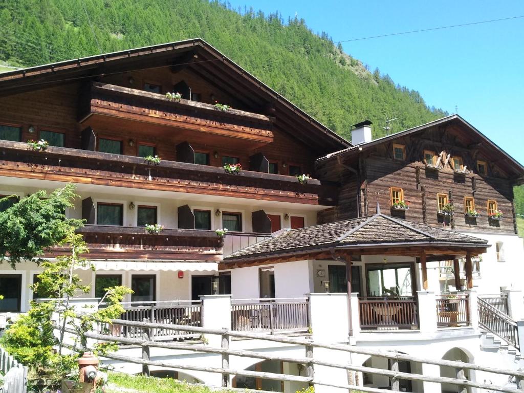 Hotel Rainhof — Hotel in Senales