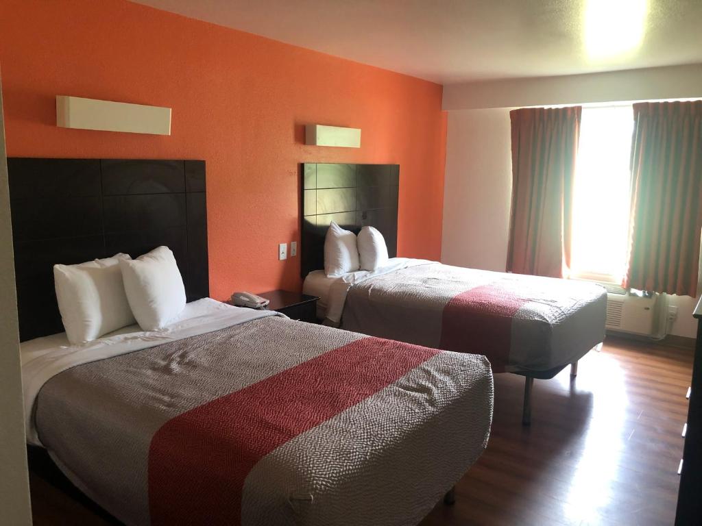 Motel 6 Peoria photo