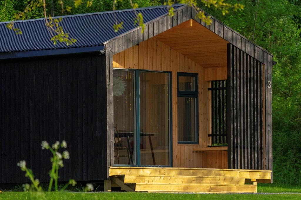FUGELVAGEN, cabins and glamping — Hotel in Molde