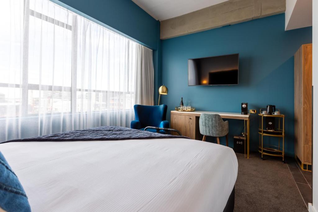 The Muse Christchurch Art Hotel photo