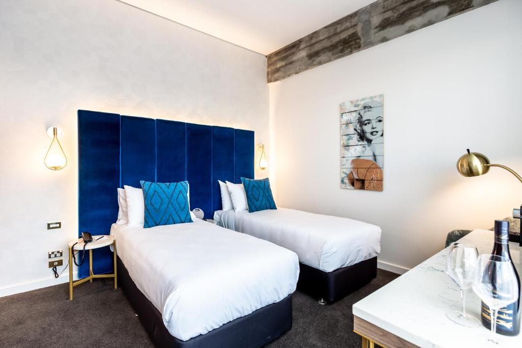 The Muse Christchurch Art Hotel photo