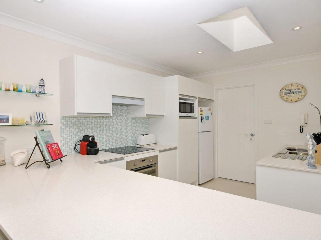 Bay Parklands 32 fantastic unit with air conditioning pool tennis court and spa 전경