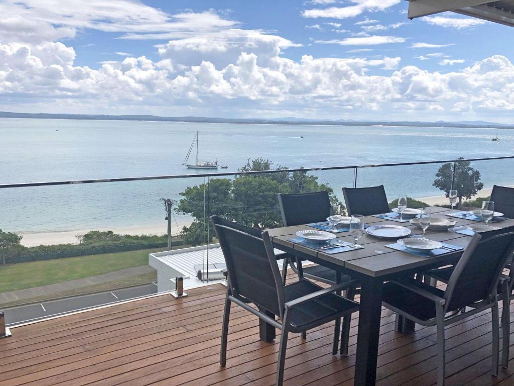 Classic View 1, 1 49 Victoria Parade - panoramic water views, aircon and Wifi, Nelson Bay