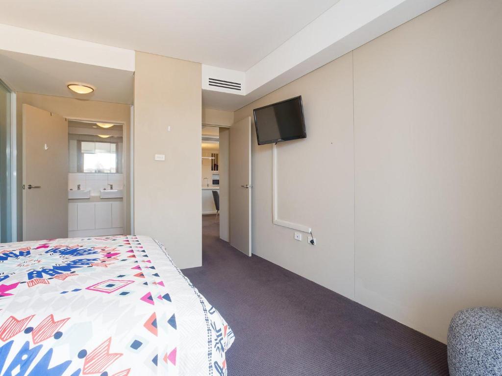 Cote DAzure 13 Lovely unit with air con pool lift and WiFi photo