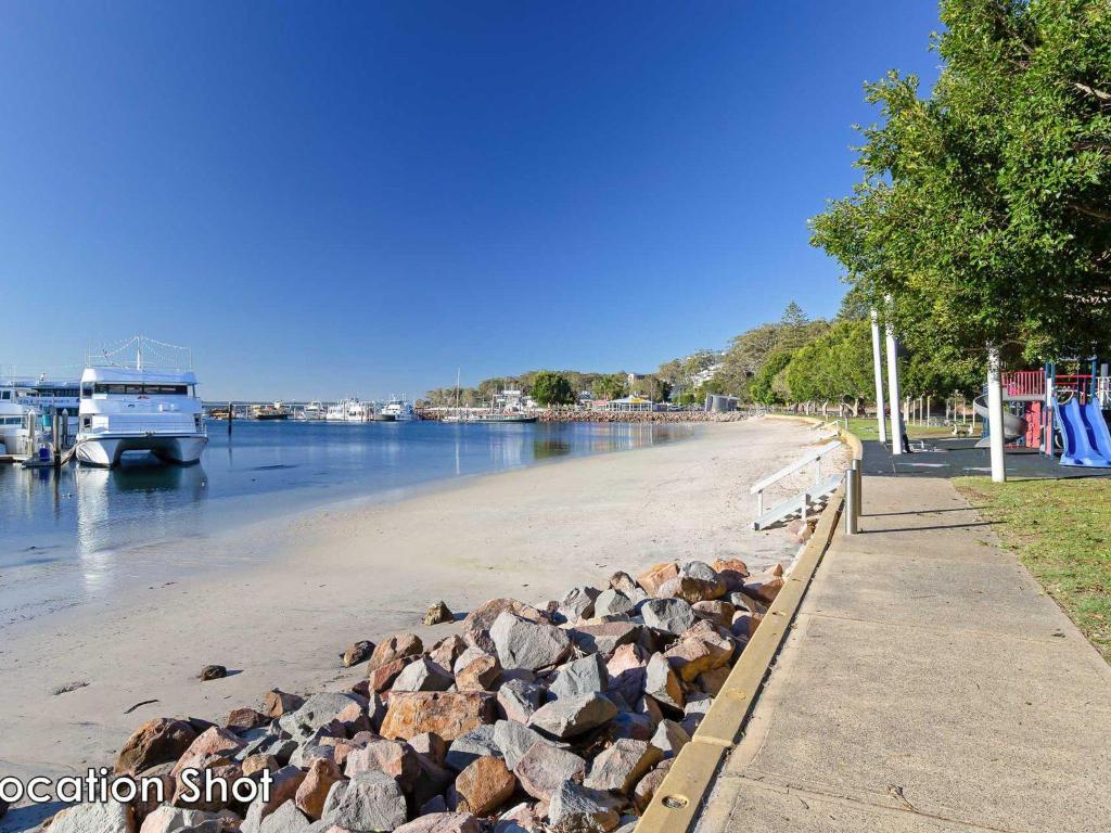 Cote DAzure 13 Lovely unit with air con pool lift and WiFi photo